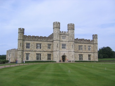 leedscastlefront.jpg