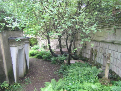 highgatecemeteryave.jpg